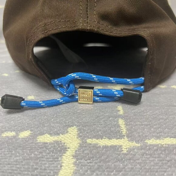 Sorry, you can place a new order. I noticed that the one that was damaged by the main image 5